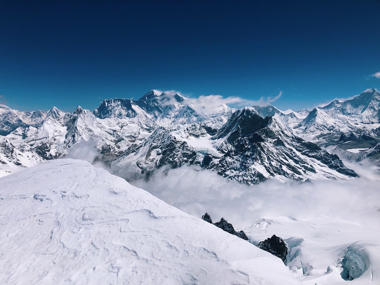 Panoramic landscape views including of Mt Everest and Lhotse from the summit of Mera Peak