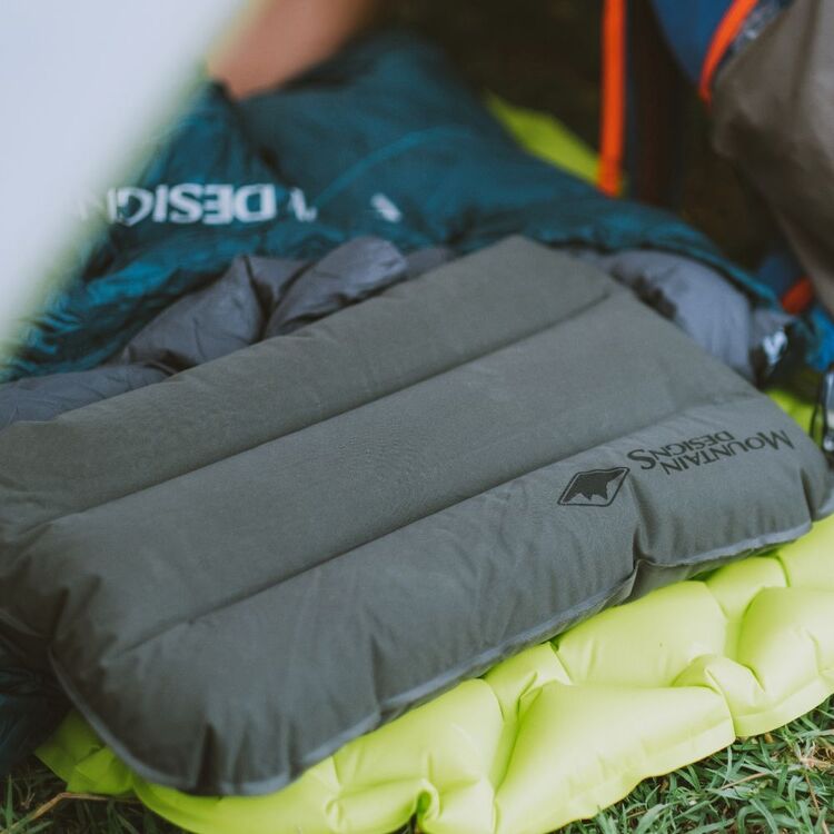 Airlite Pillow Raven Airlite Pillow Raven