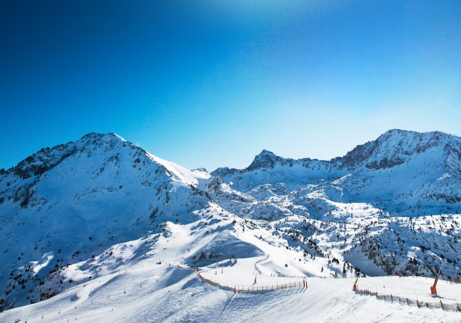 A Skiers Guide to Japan A Skiers Guide to Japan
