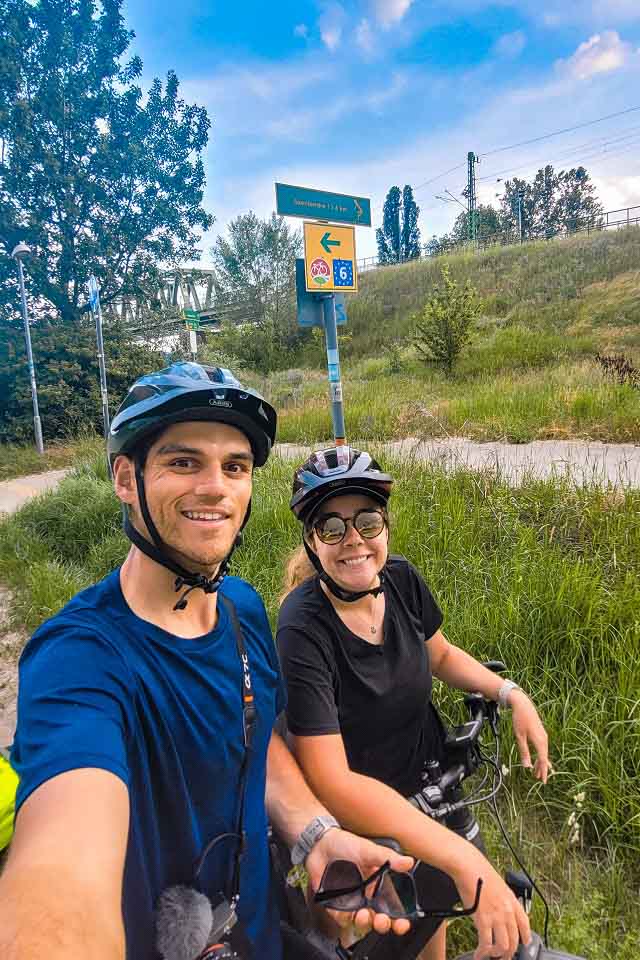 Zach & Kaitlan selfie with a Euro Vello 6 sign Zach & Kaitlan selfie with a Euro Vello 6 sign