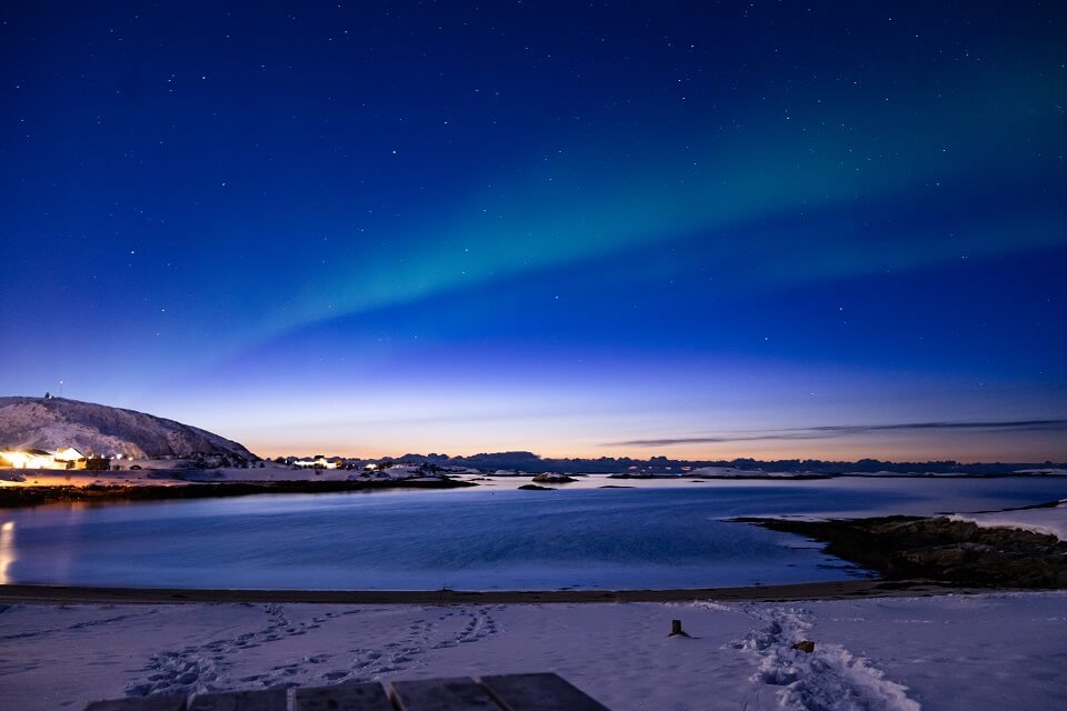 The dance of the Aurora Borealis begins The dance of the Aurora Borealis begins