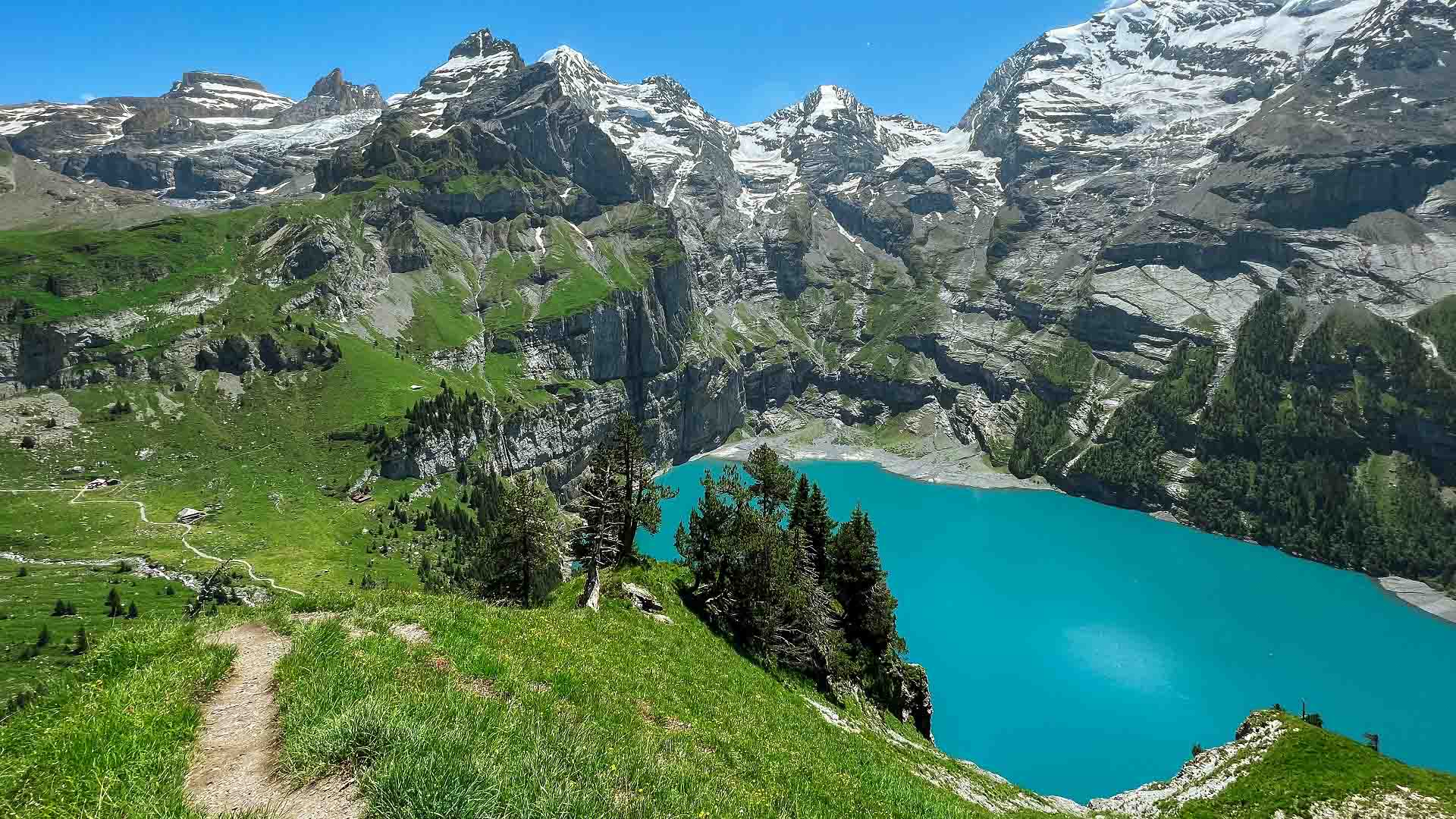 Hiking in Kandersteg Hiking in Kandersteg