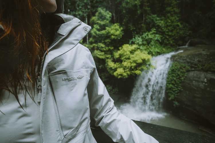 The Women's Style Featuring Storm Flap & Chest Pocket The Women's Style Featuring Storm Flap & Chest Pocket