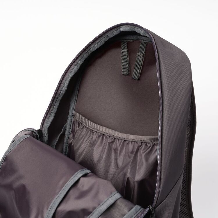 Mountain Designs Escape Lite Day Pack 18L Dark Slate 18 L Mountain Designs Escape Lite Day Pack 18L Dark Slate 18 L