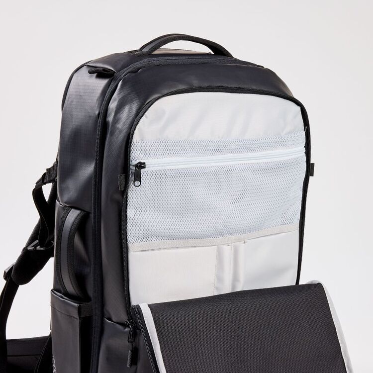 Mountain Designs Jetset Travel Pack 40L Black 40 L Mountain Designs Jetset Travel Pack 40L Black 40 L