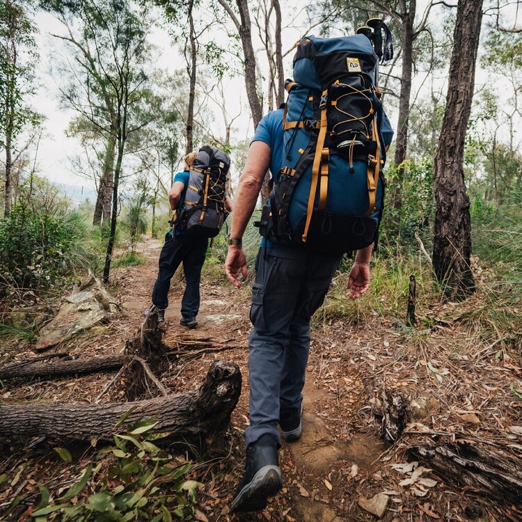 Mountain Designs Edge Legacy Edition Hike Pack Navy 55 L Mountain Designs Edge Legacy Edition Hike Pack Navy 55 L