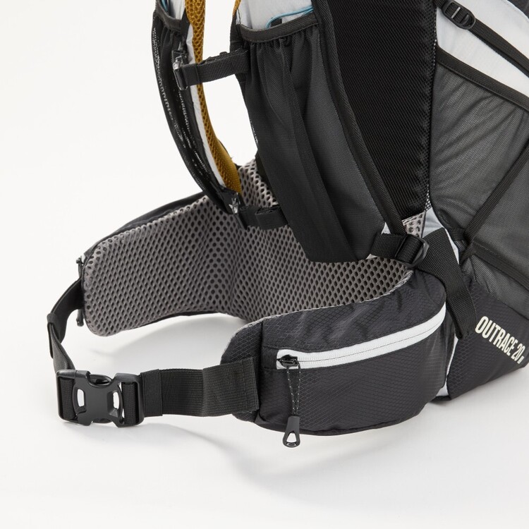 Mountain Designs Outrace Legacy Edition Day Pack Charcoal 20 L Mountain Designs Outrace Legacy Edition Day Pack Charcoal 20 L