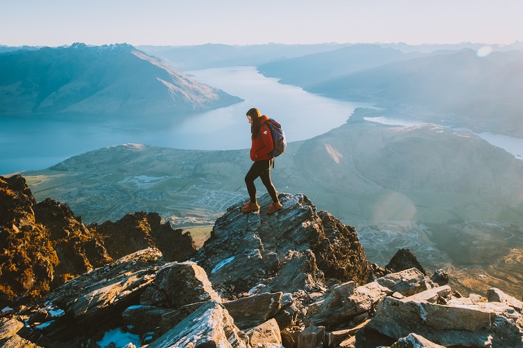 Warm Mid-Layer Fleece Is A Smart Choice For Day Hikes