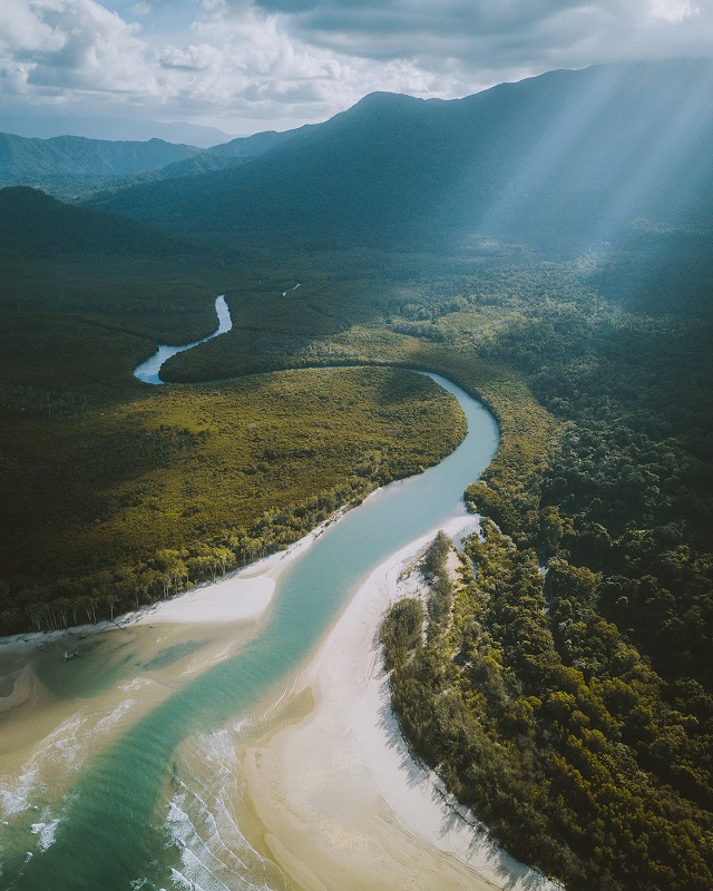 The Coastline North Of Port Douglas The Coastline North Of Port Douglas